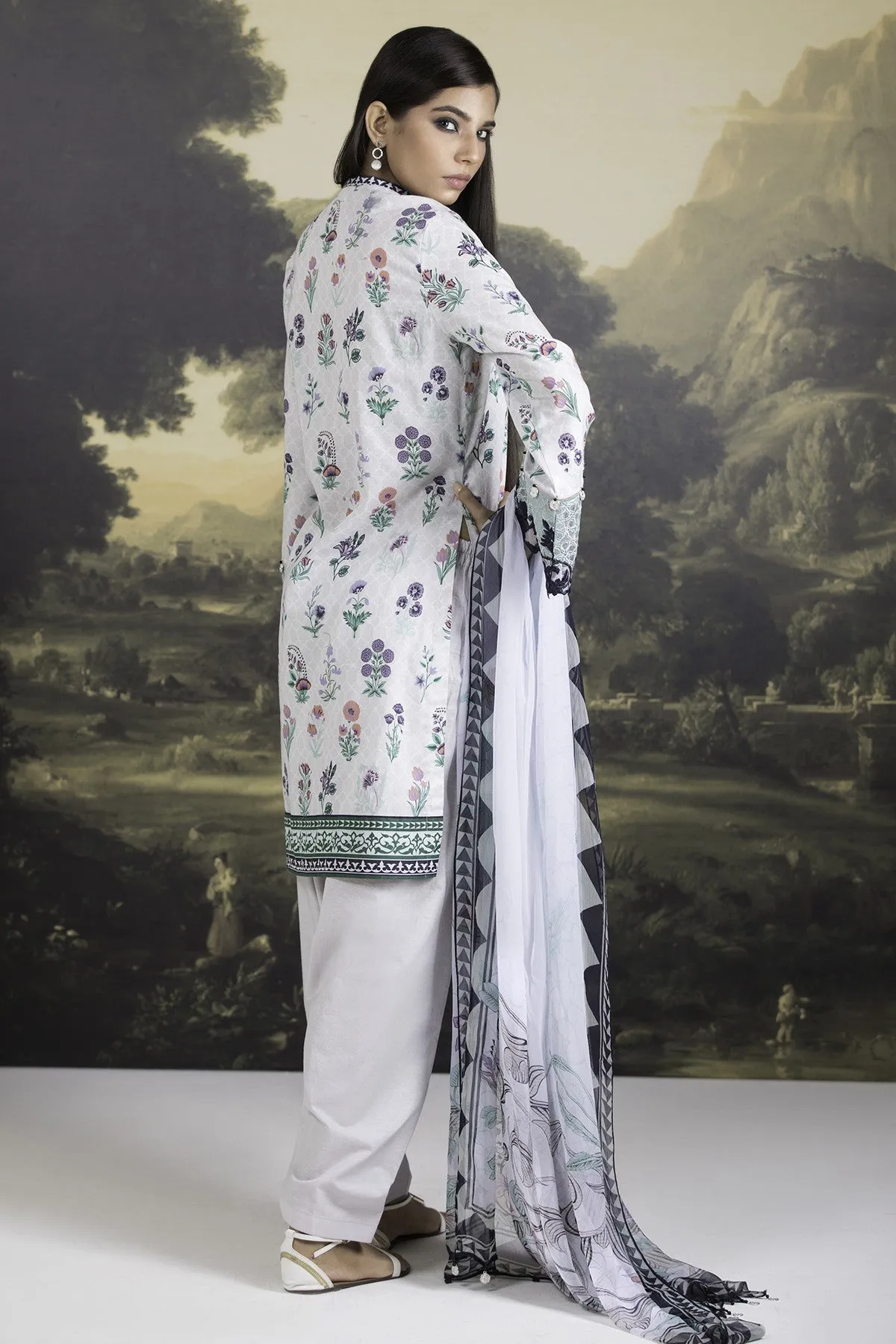 AlKaram Cambric Collection 2018 – 3 Piece Embroidered with Chiffon Printed Dupatta – MS-2.1-18-Grey