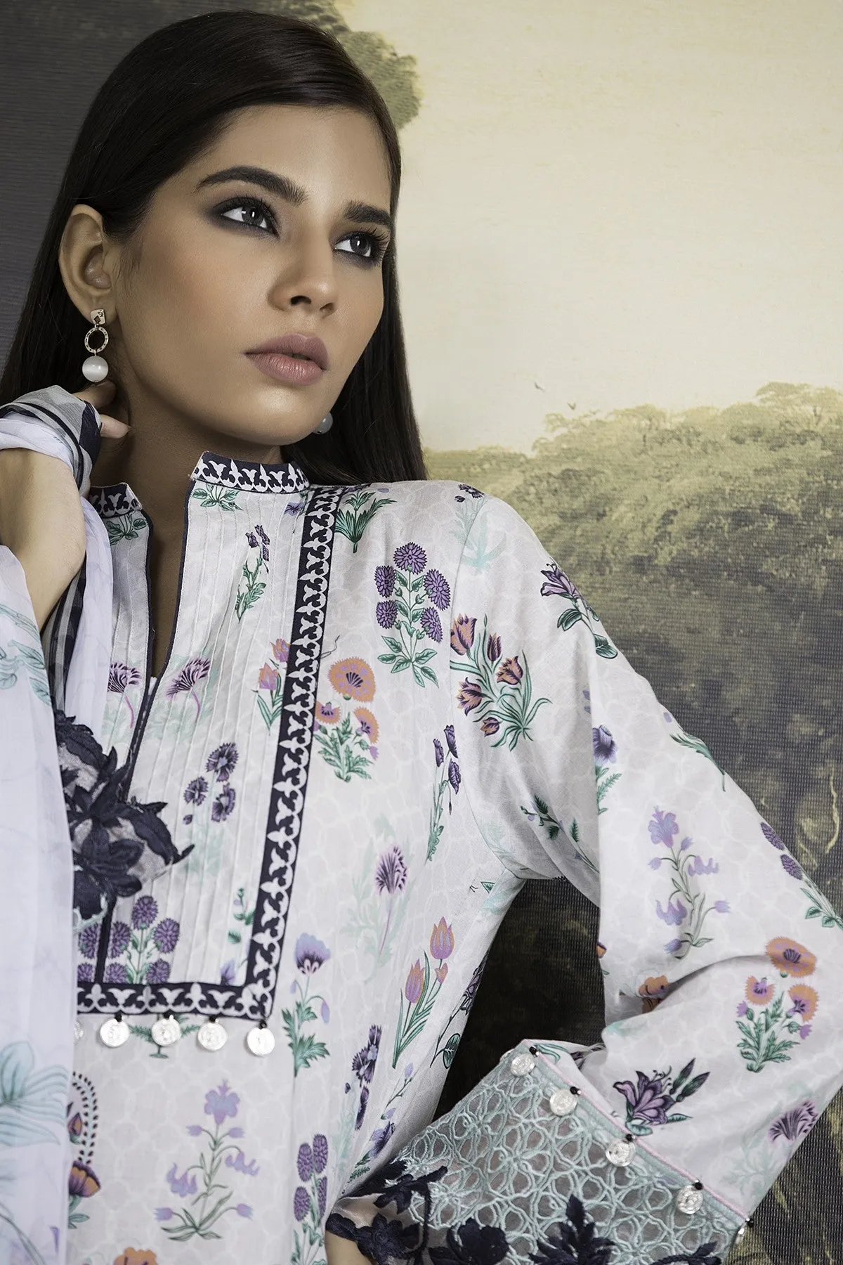 AlKaram Cambric Collection 2018 – 3 Piece Embroidered with Chiffon Printed Dupatta – MS-2.1-18-Grey