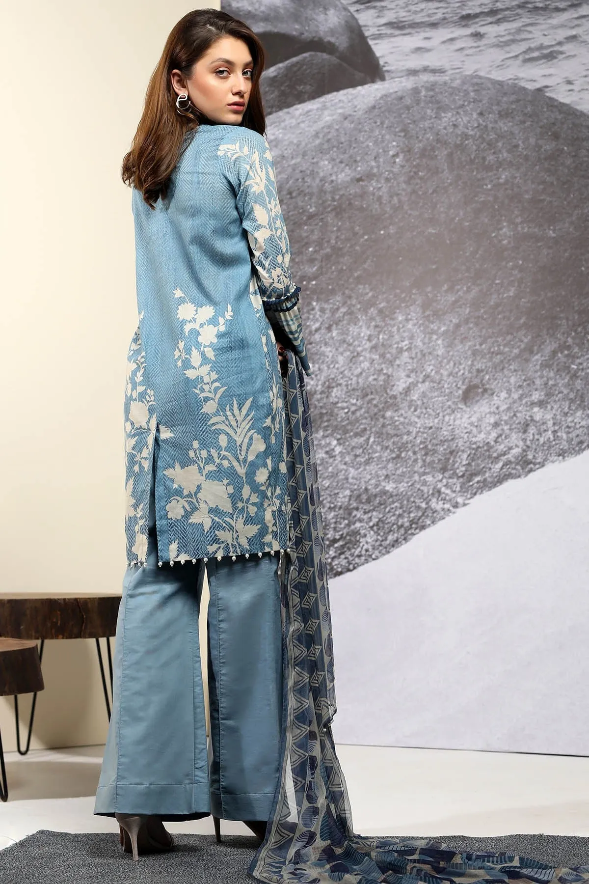 AlKaram Cambric Collection 2018 – 3 Piece Plain with Chiffon Printed Dupatta – MS-13-18-Blue