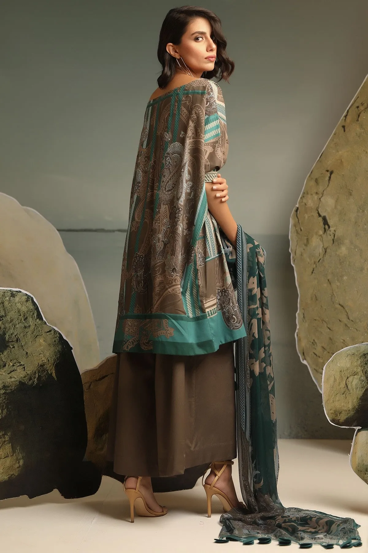 AlKaram Cambric Collection 2018 – 3 Piece Plain with Chiffon Printed Dupatta – MS-14-18-Grey