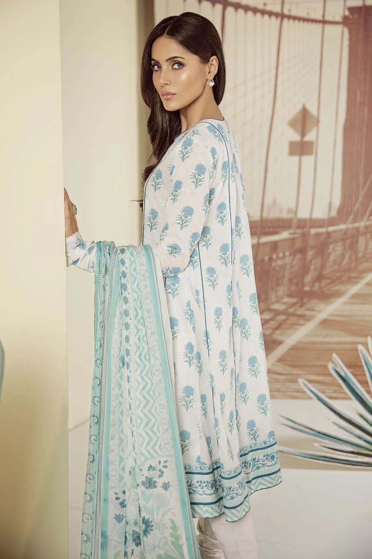 AlKaram Mid Summer 2018 – 3 Piece Embroidered with Chiffon Printed Dupatta – MS-9.1-18-Blue