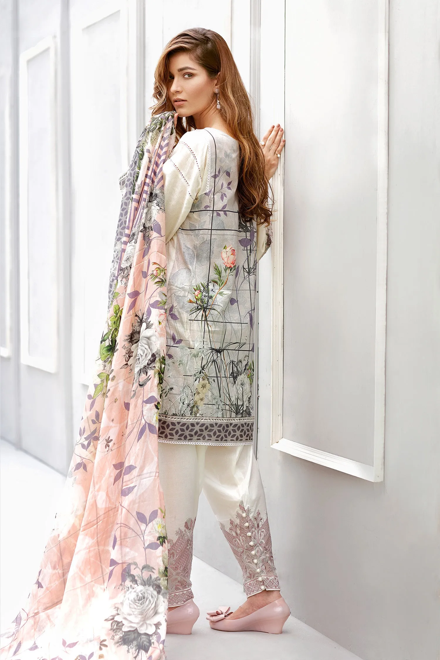 Baroque Eid Lawn Collection 2017 – Daisy Lint