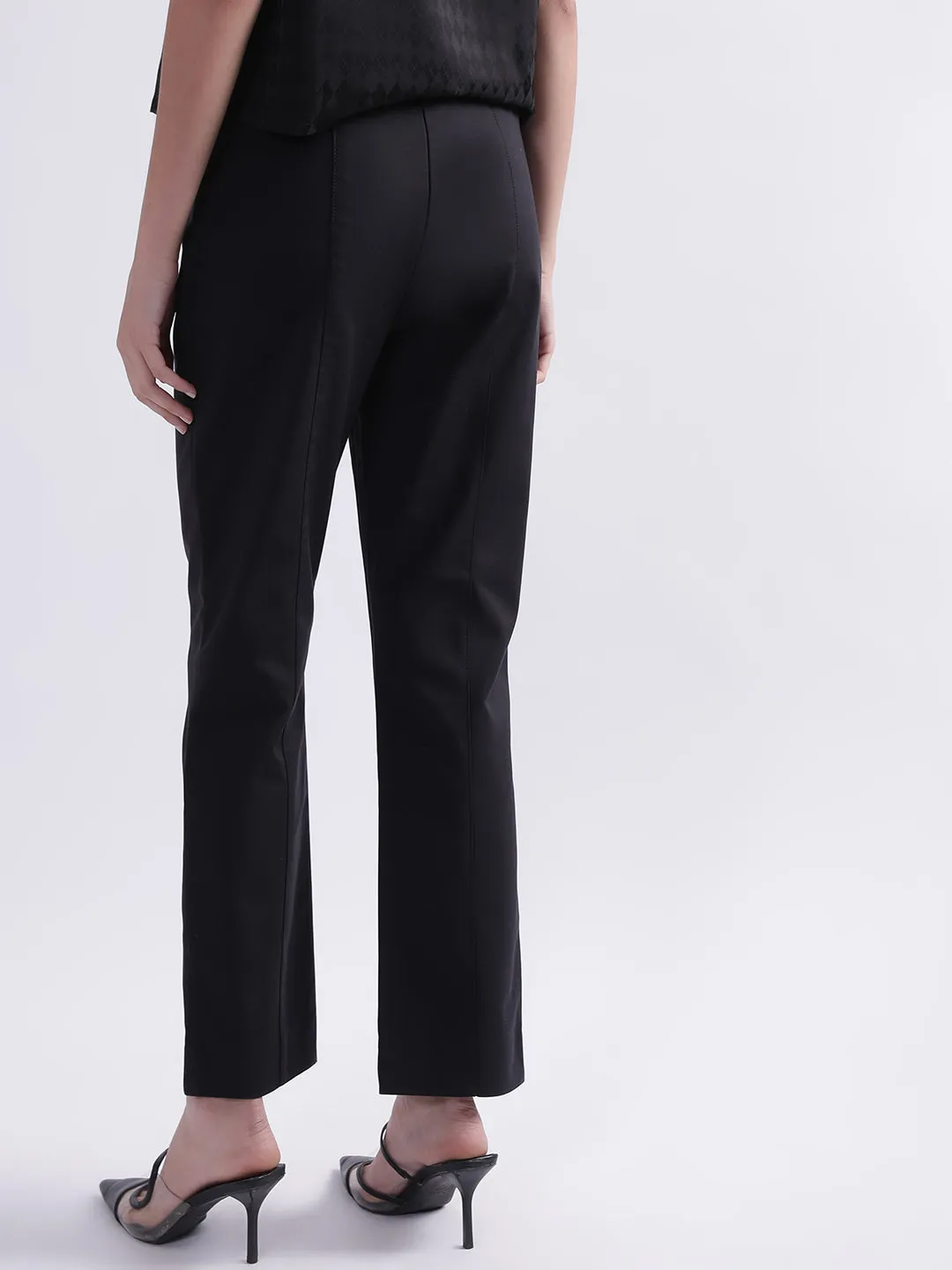 Gant Women Slim Fit Mid-Rise Cotton Trousers