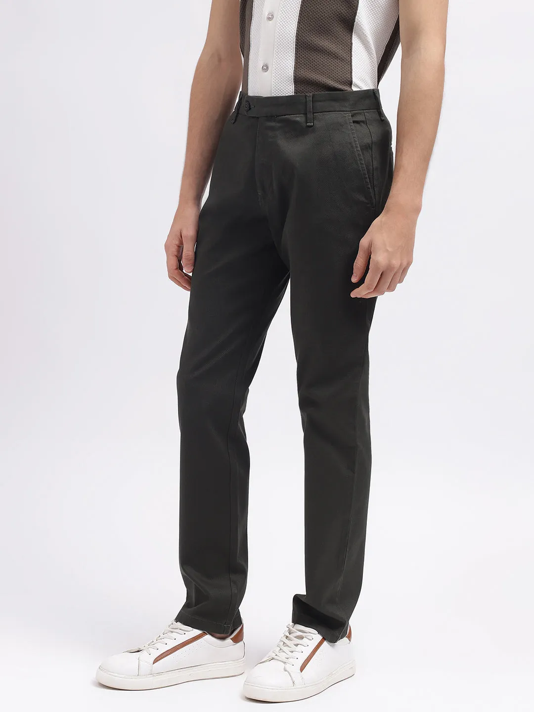 Iconic Men Olive Solid Regular Fit Mid-Rise Trouser