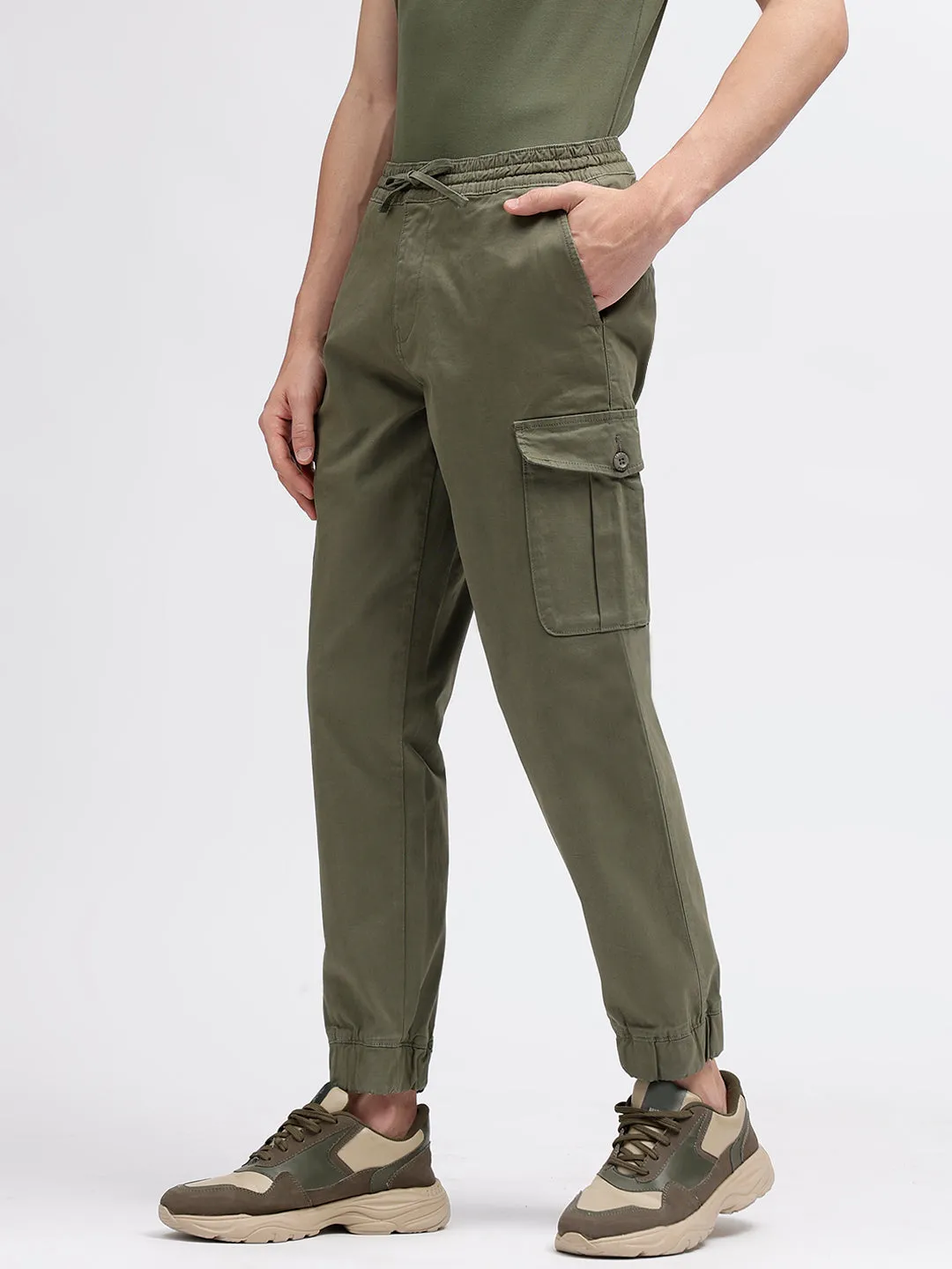 Iconic Men Olive Solid Relaxed Fit Trouser