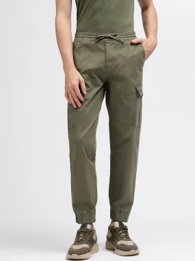 Iconic Men Olive Solid Relaxed Fit Trouser