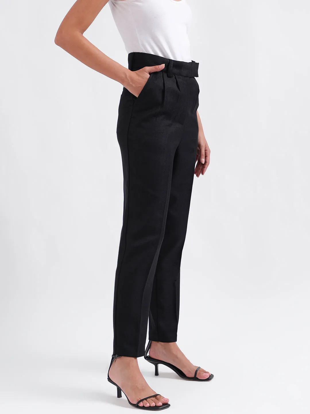 Iconic Women Black Solid Regular Fit Trouser