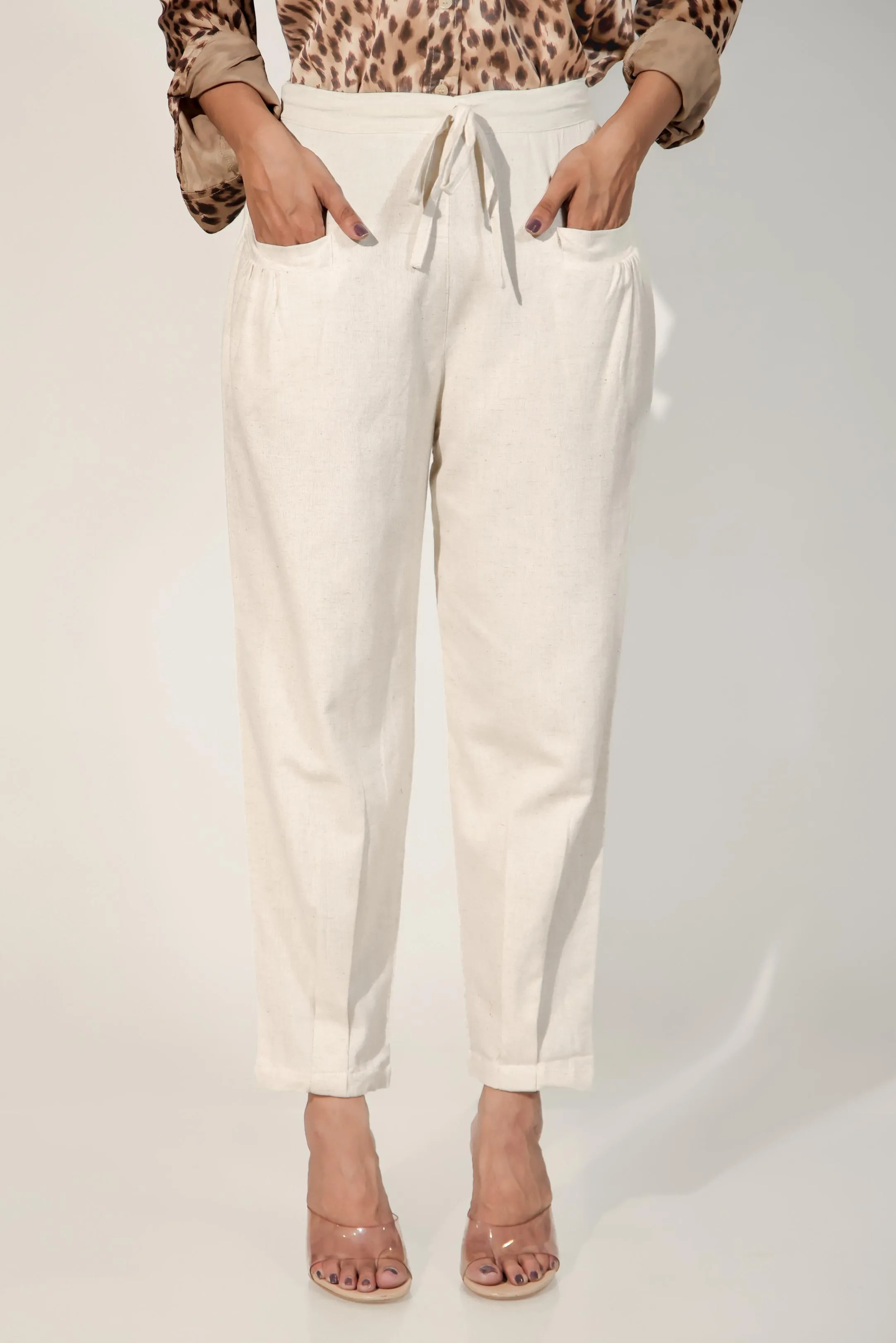 Off white Women's Pleated-Narrow Trousers