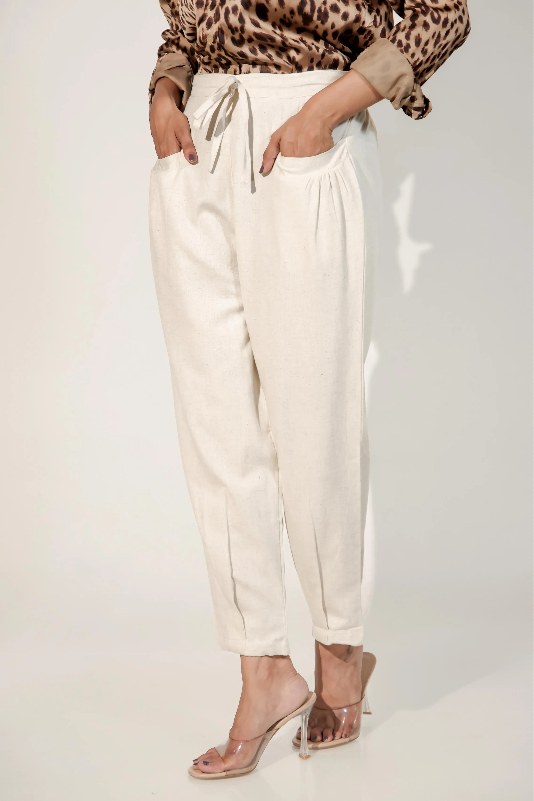 Off white Women's Pleated-Narrow Trousers