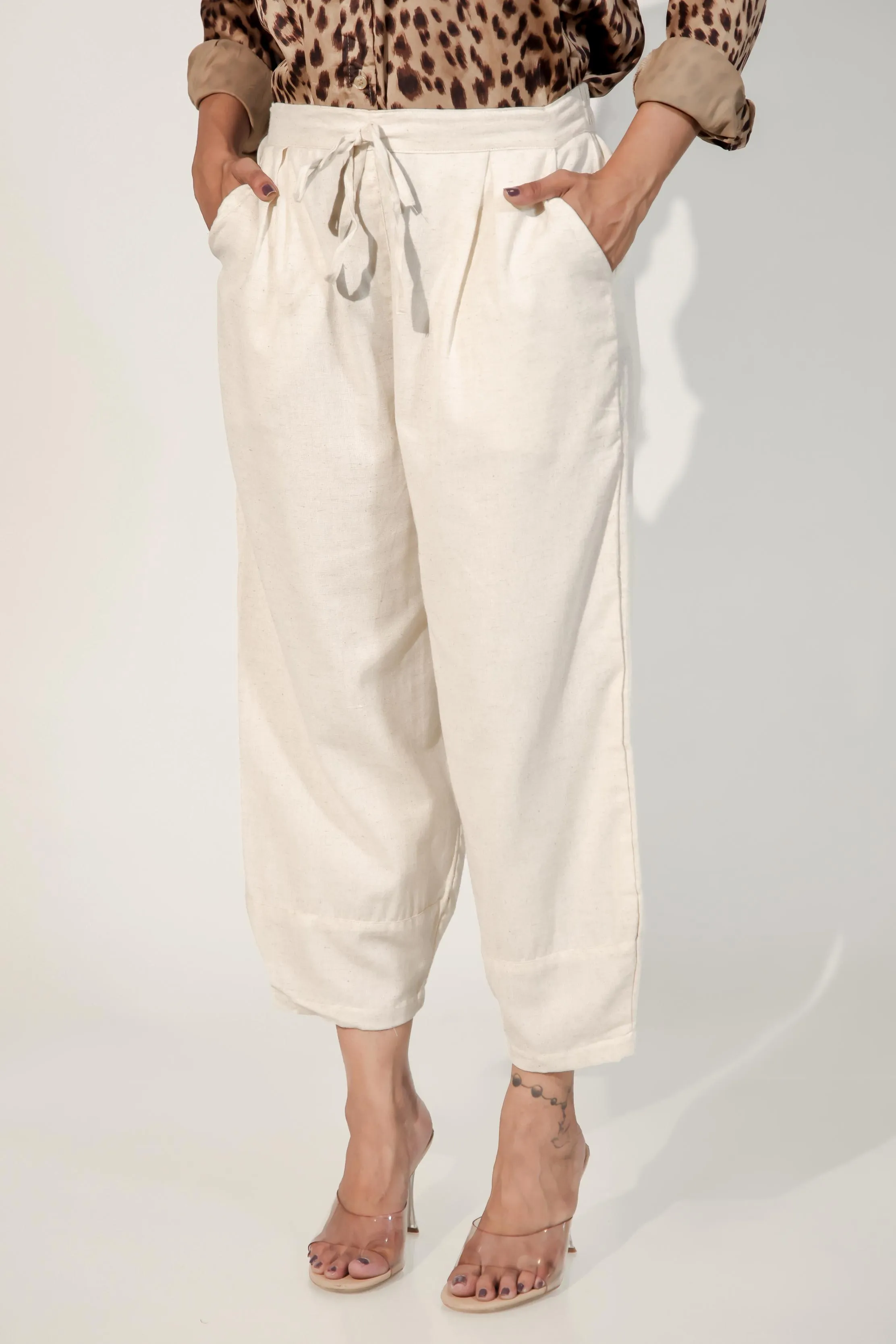 Off white Women's Regular-Fit Trousers