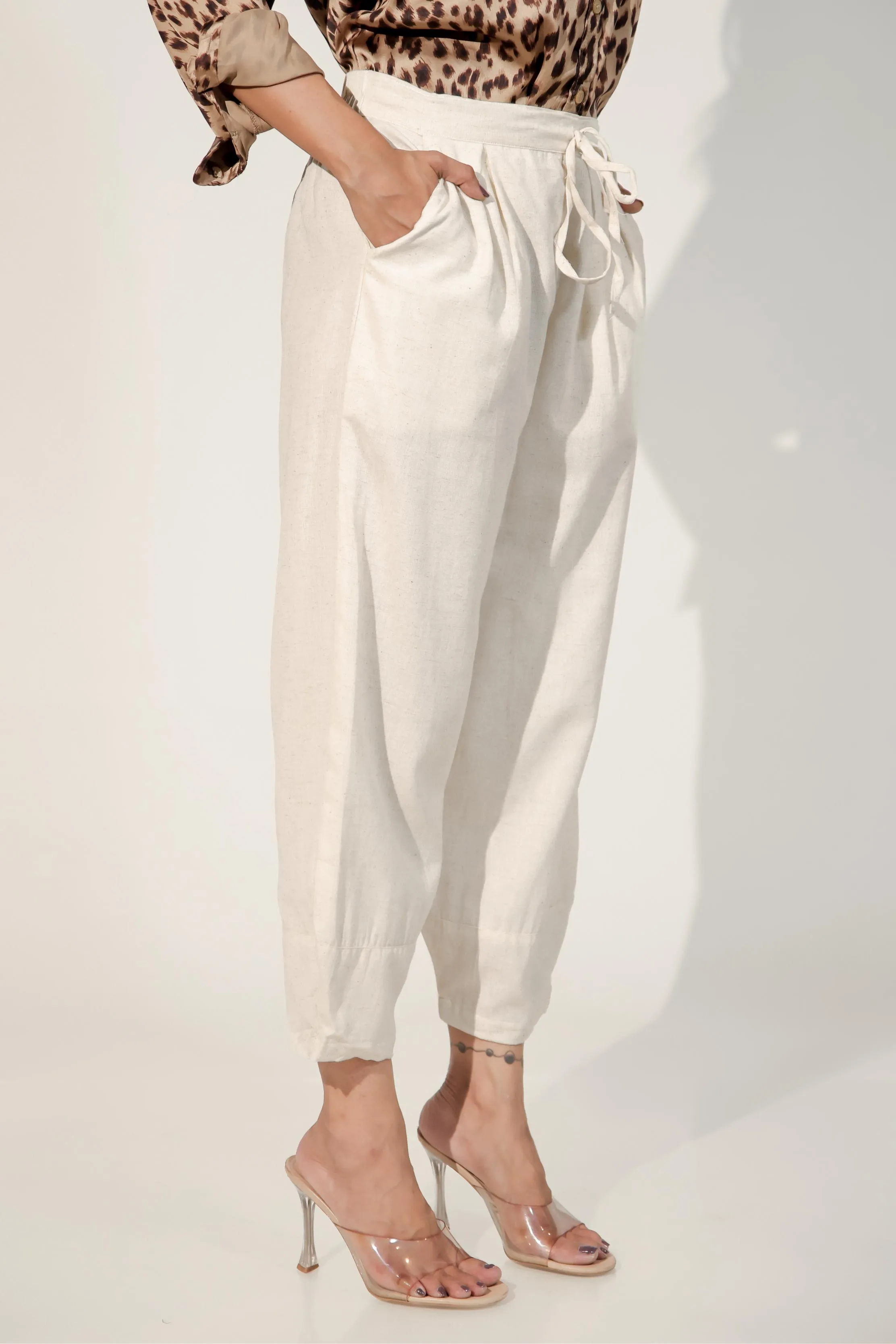 Off white Women's Regular-Fit Trousers