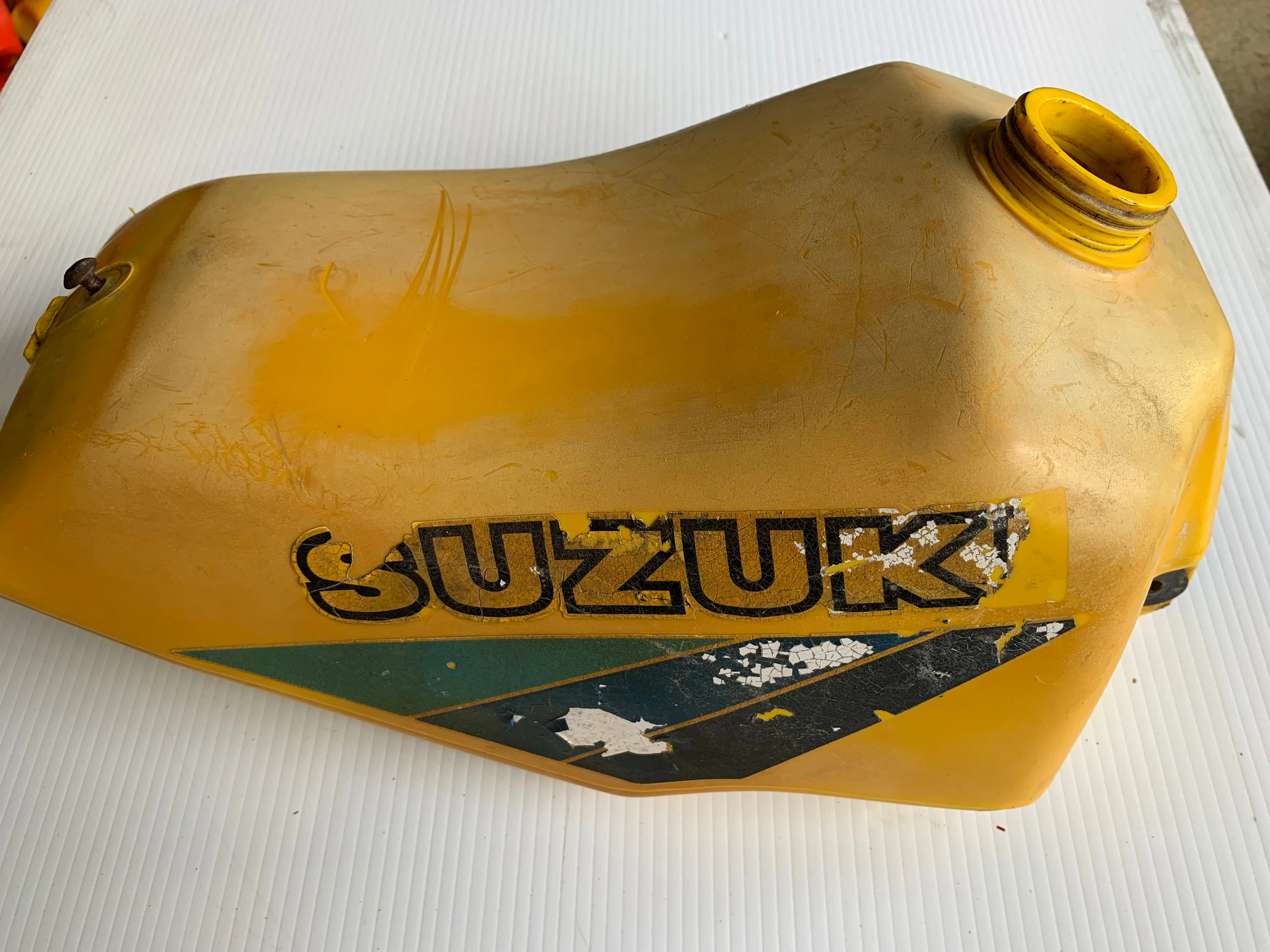 RM125 Gas Tank 1981-1983