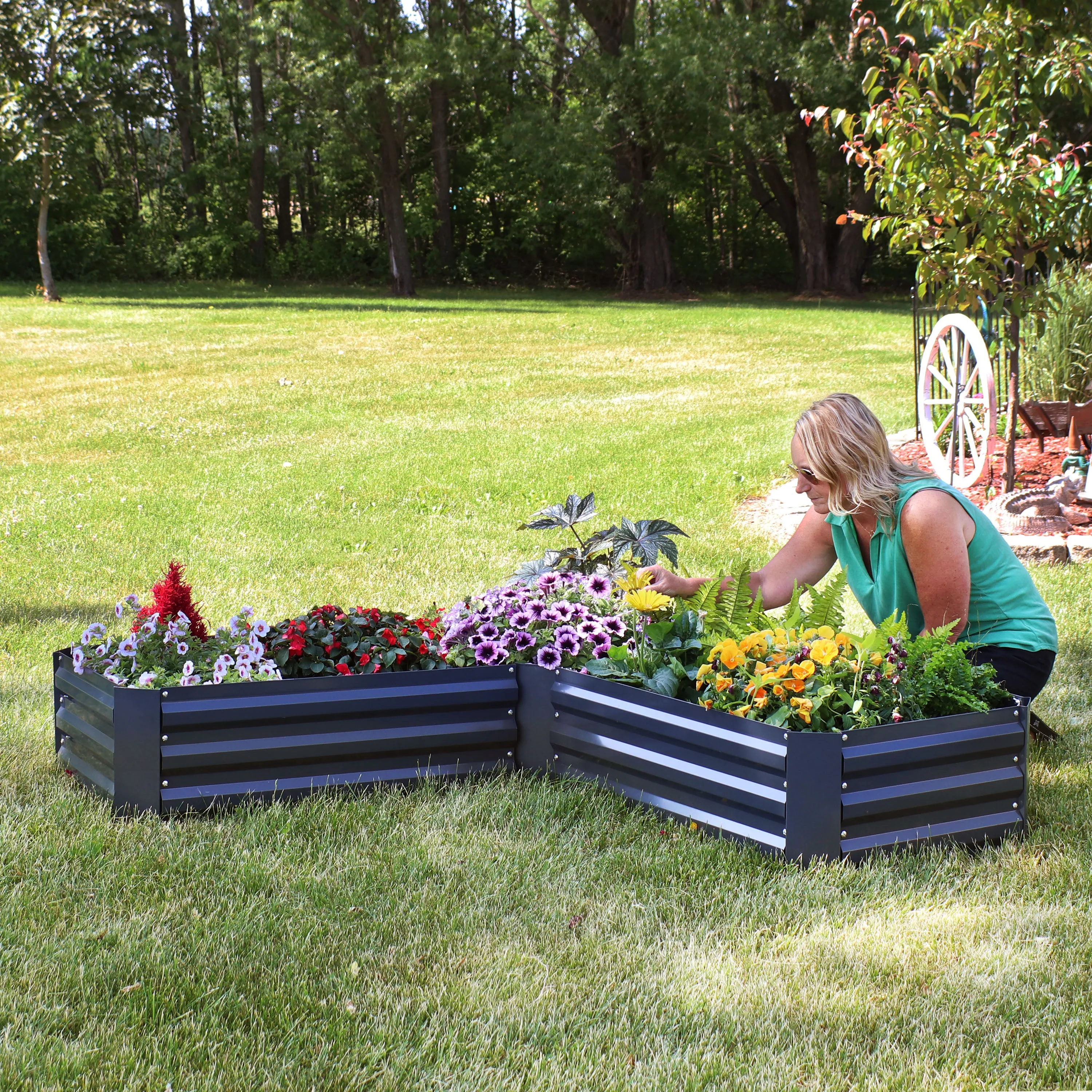 Sunnydaze L-Shaped Galvanized Steel Raised Garden Bed