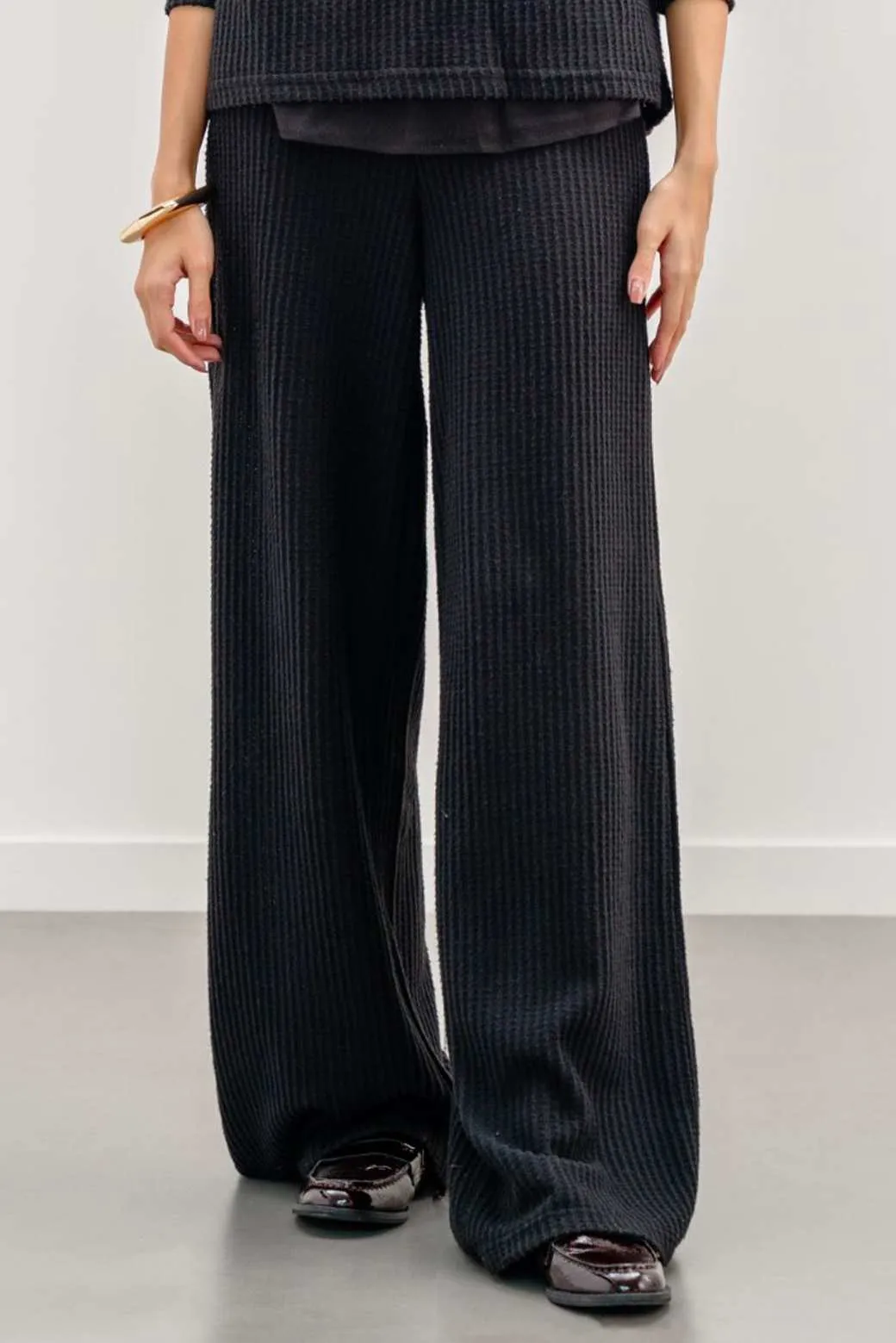 TEXTURED TROUSERS