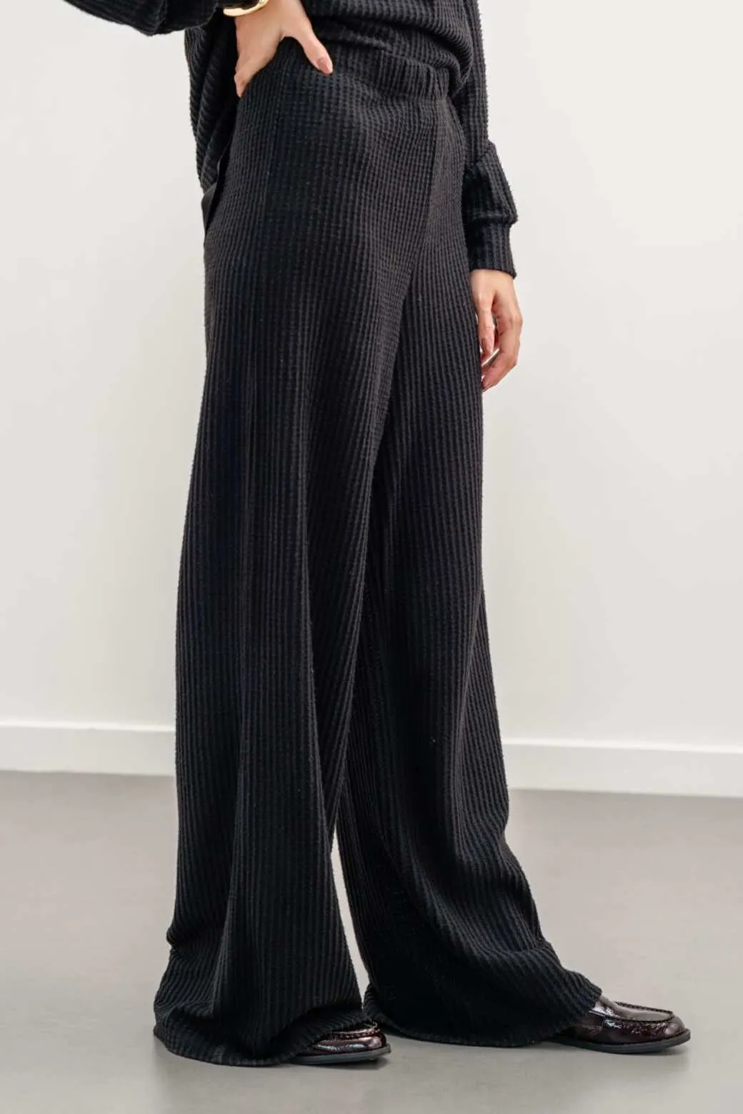 TEXTURED TROUSERS