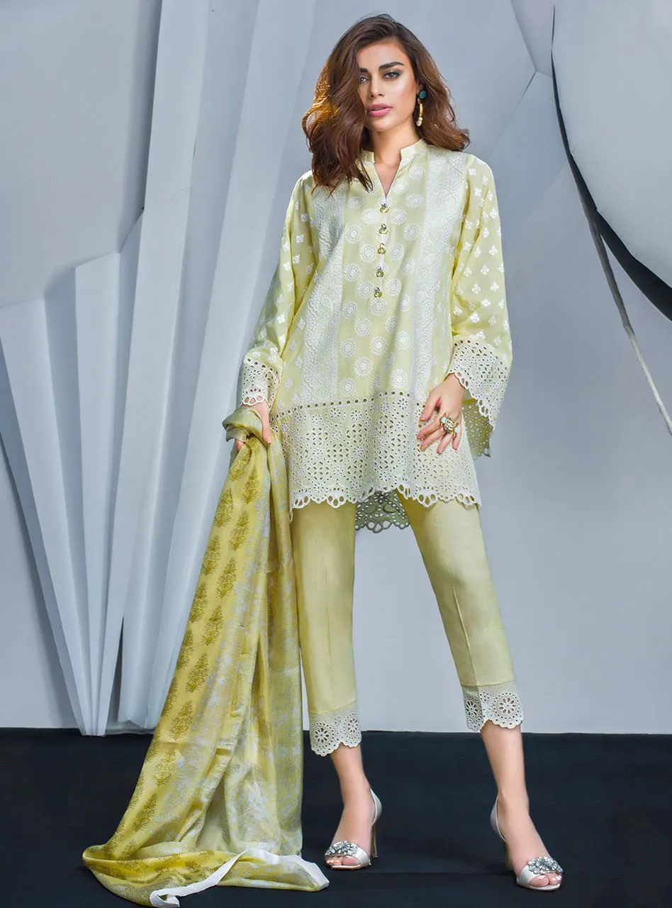 Zainab Chottani Pasión De Viajar Luxury Lawn 2018 – Itra - B